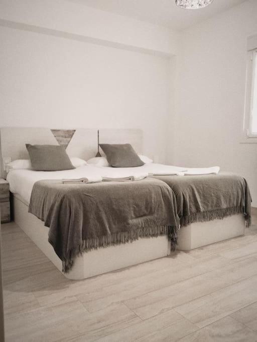 Center Wifi Parking Free Apartment Granada Bagian luar foto